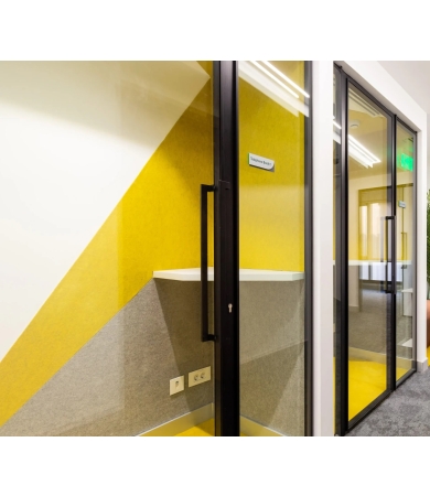 Akustikais segums SLALOM ECOFELT Mustard 54 4.5mm Pašlīmējošs ruļļa platums 143cm